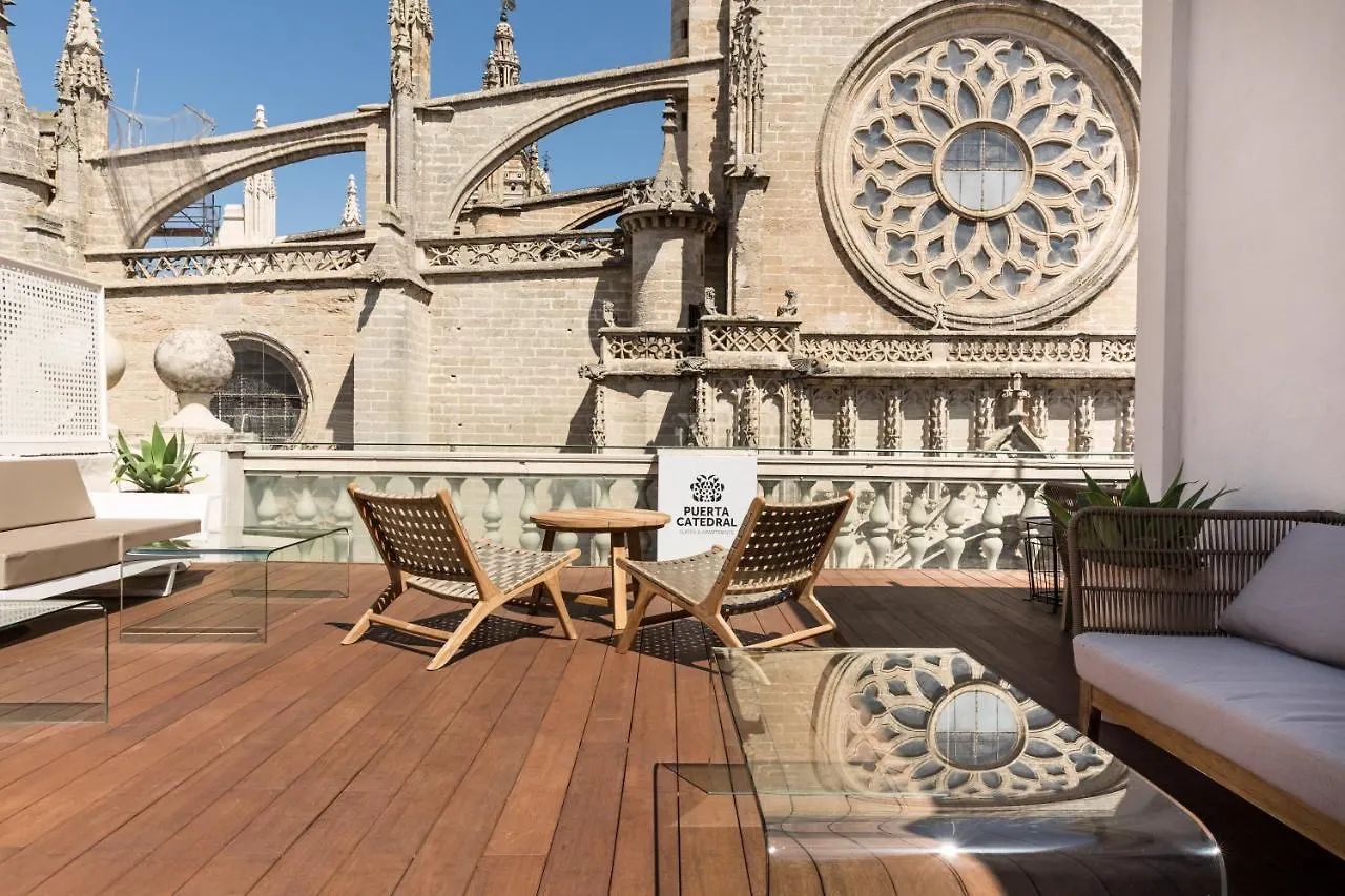 Puerta Catedral Suites Sevilla