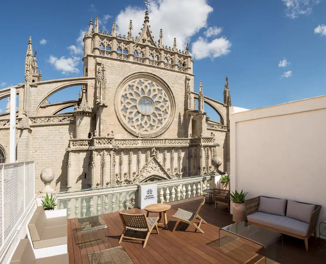 Puerta Catedral Suites Seville