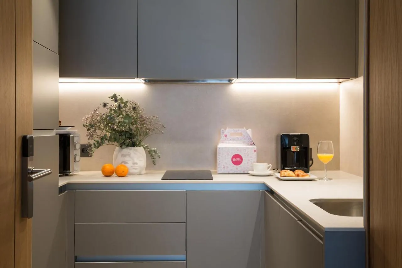 Puerta Catedral Suites Sevilla