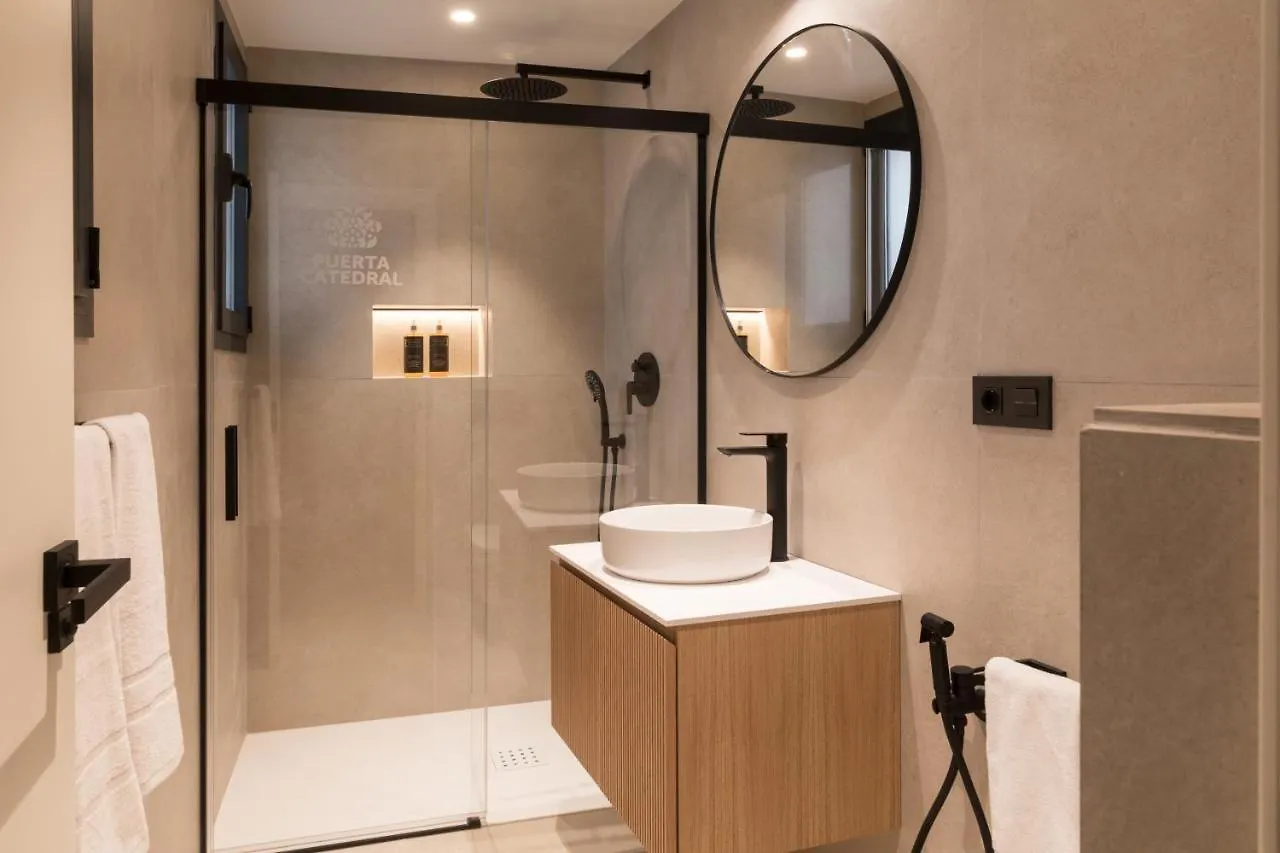 Puerta Catedral Suites Sevilla 0*,