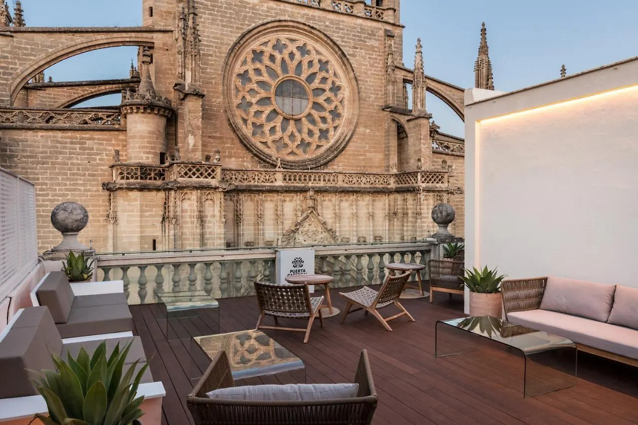Puerta Catedral Suites Seville
