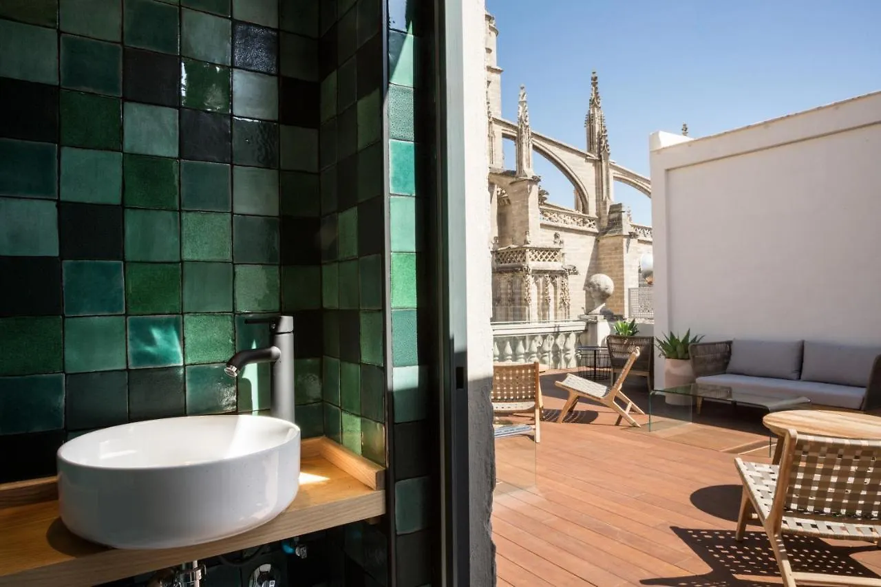 Puerta Catedral Suites Seville