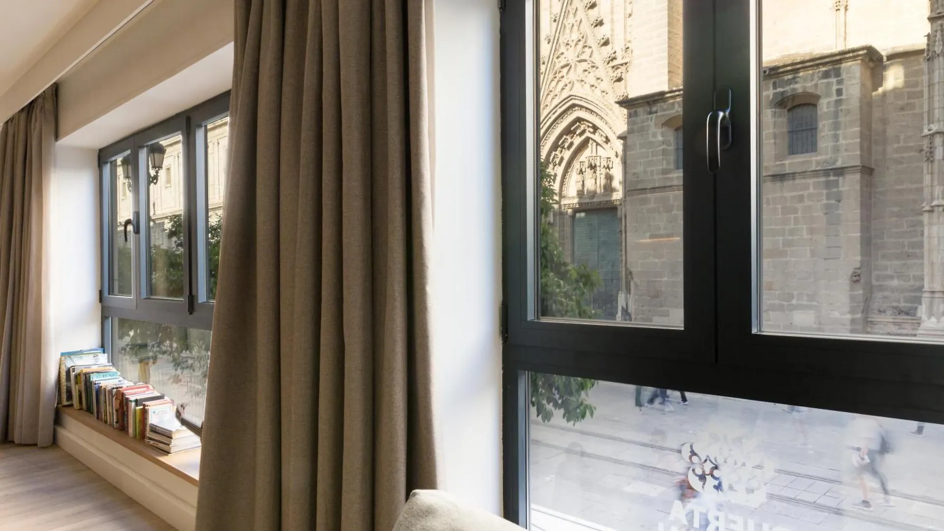 Puerta Catedral Suites Seville Apartment