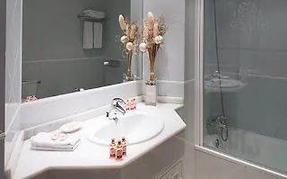 Puerta Catedral Suites Sevilla
