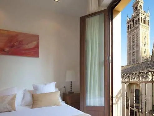 Puerta Catedral Suites Seville