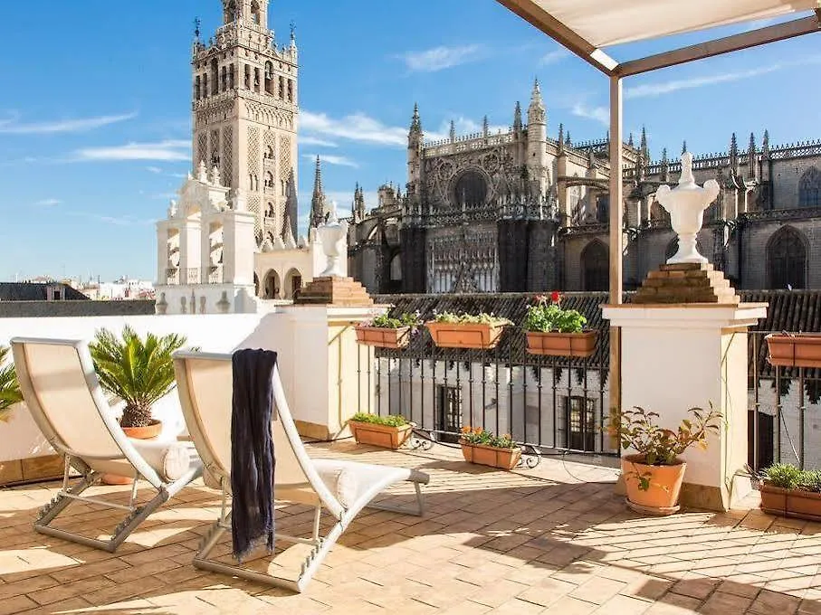 Puerta Catedral Suites Sevilla